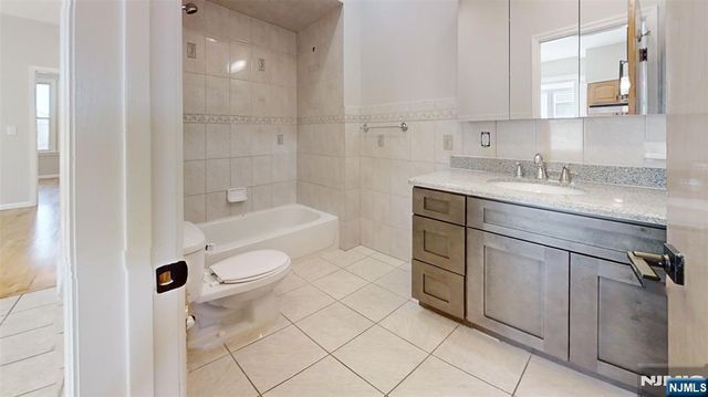 11 Schuyler Court R2, Kearny, NJ 07032