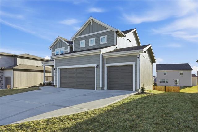 2765 SW 11th Street, Lee's Summit, MO 64081