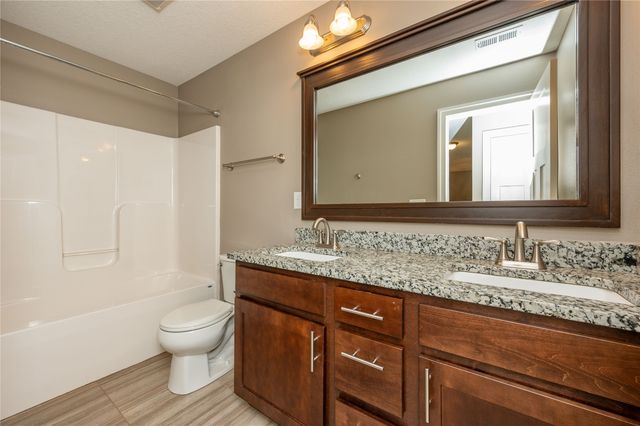 506 NW Ridgeline Drive, Ankeny, IA 50023
