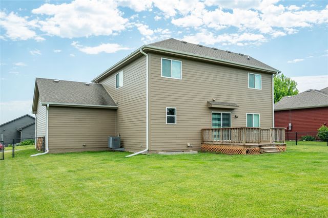 506 NW Ridgeline Drive, Ankeny, IA 50023
