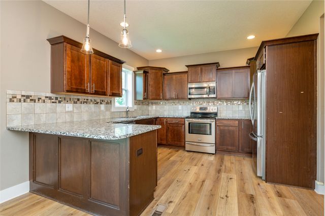 506 NW Ridgeline Drive, Ankeny, IA 50023
