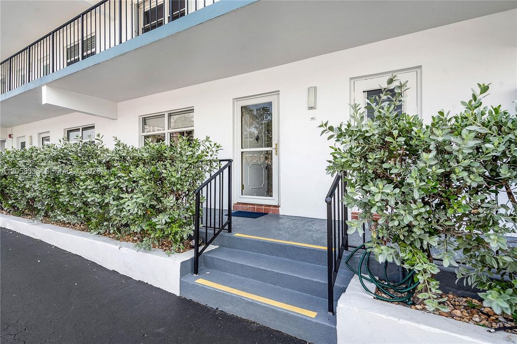 1501 S Ocean Blvd 102, Lauderdale By The Sea, FL 33062
