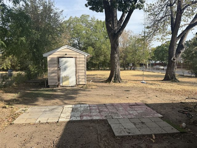 617 E Union Bower Road, Irving, TX 75061