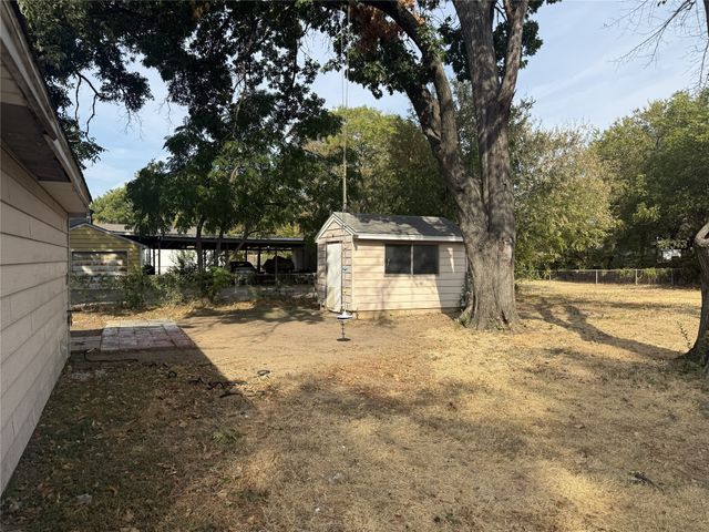 617 E Union Bower Road, Irving, TX 75061