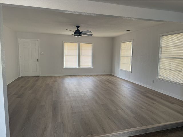 617 E Union Bower Road, Irving, TX 75061