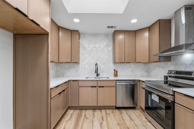 9255 Crimnson Court, Dallas, TX 75217