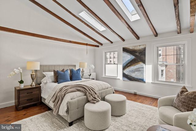 2010 IONIC ST, Philadelphia, PA 19103