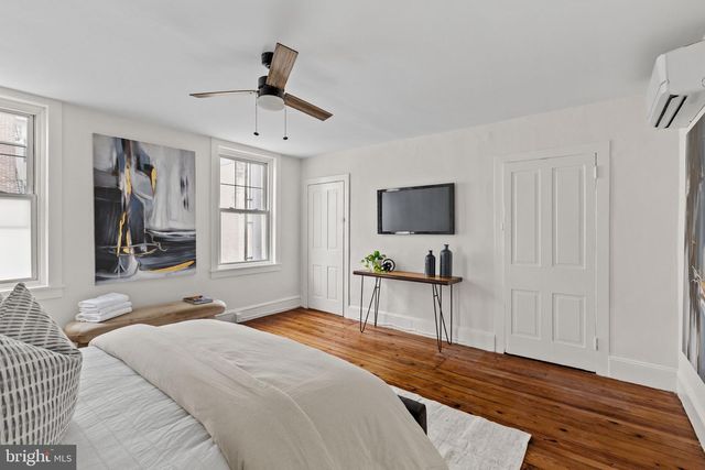 2010 IONIC ST, Philadelphia, PA 19103