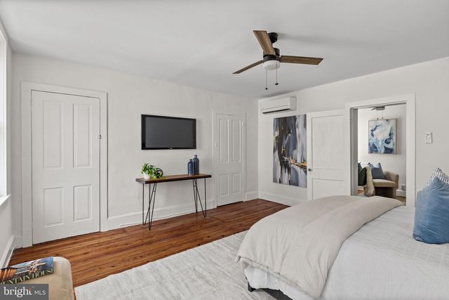 2010 IONIC ST, Philadelphia, PA 19103