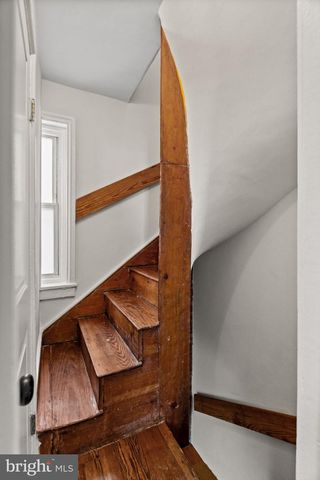 2010 IONIC ST, Philadelphia, PA 19103