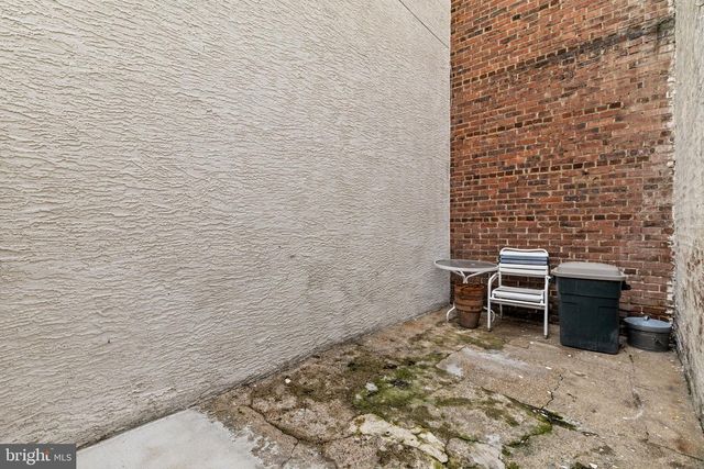 2010 IONIC ST, Philadelphia, PA 19103