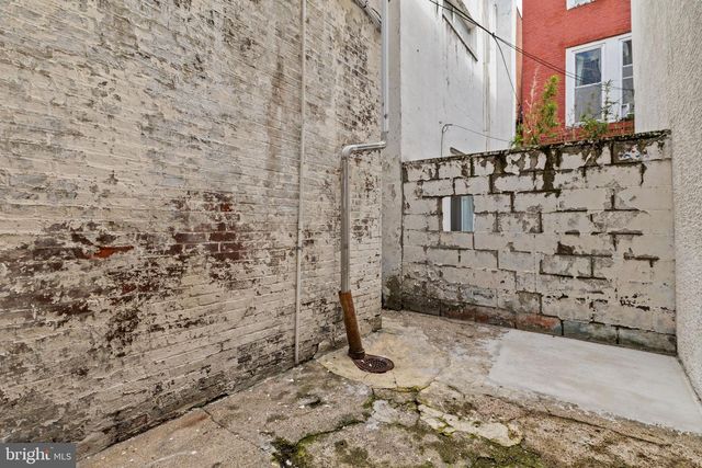 2010 IONIC ST, Philadelphia, PA 19103