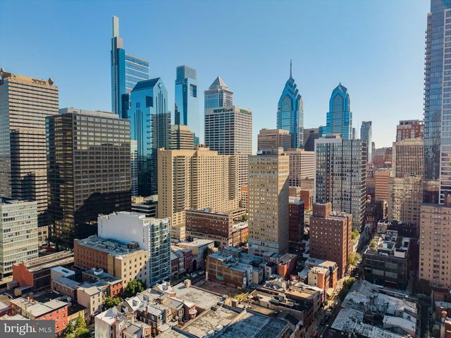 2010 IONIC ST, Philadelphia, PA 19103