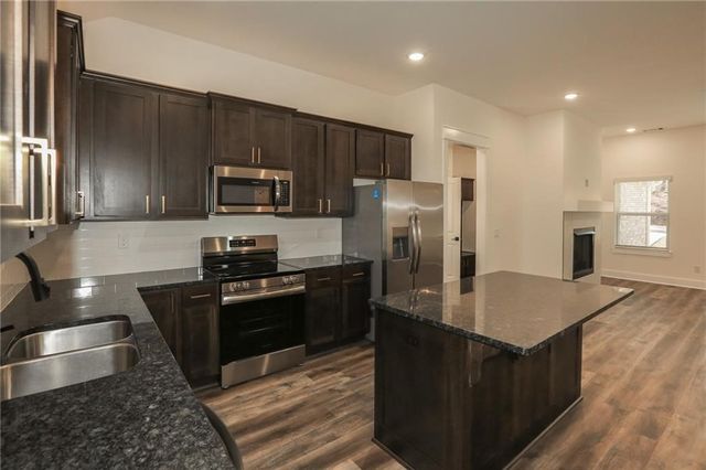 12 Celtic Drive, Bella Vista, AR 72714