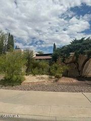 368 LA MIRADA Circle, El Paso, TX 79932