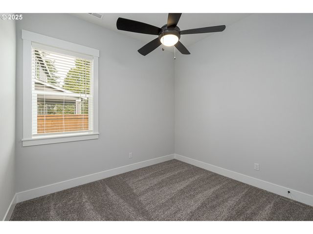 15229 Se TOWERS Ter, Milwaukie, OR 97267