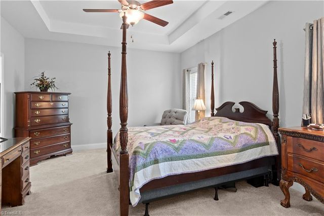 6142 Barrington Oaks Drive, Clemmons, NC 27012