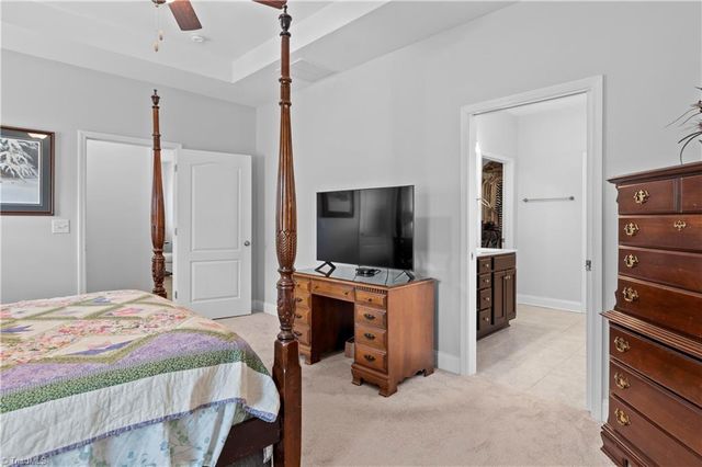 6142 Barrington Oaks Drive, Clemmons, NC 27012