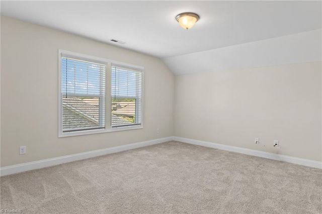 6142 Barrington Oaks Drive, Clemmons, NC 27012