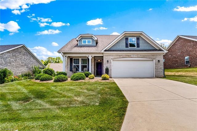 6142 Barrington Oaks Drive, Clemmons, NC 27012