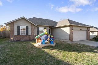 327 S Red Avenue, Springfield, MO 65802