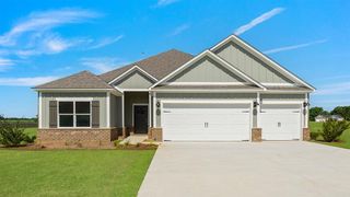 308 Heritage Way, Headland, AL 36345