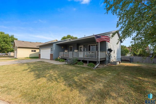 1201 E 68th St N Street N, Sioux Falls, SD 57104