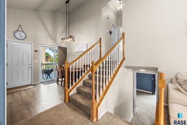 1201 E 68th St N Street N, Sioux Falls, SD 57104