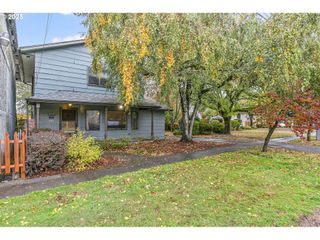 203 COLUMBIA St, Kelso, WA 98626
