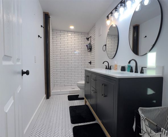 1108 Maloma Court, Tool, TX 75143