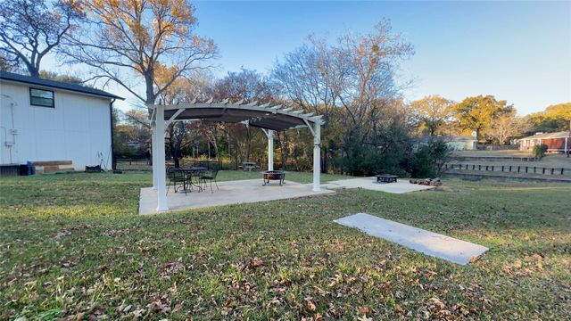 1108 Maloma Court, Tool, TX 75143