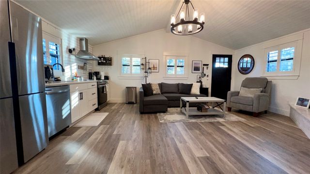 1108 Maloma Court, Tool, TX 75143