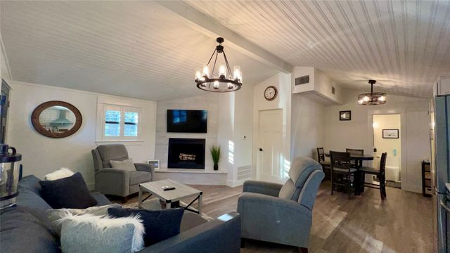 1108 Maloma Court, Tool, TX 75143