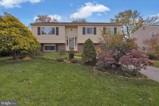 740 BLUE GRASS RD, Lancaster, PA 17601