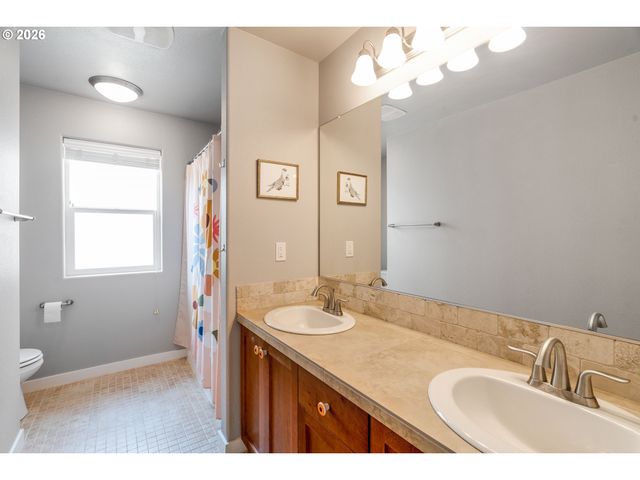 13386 Sw KING LEAR Way, King City, OR 97224