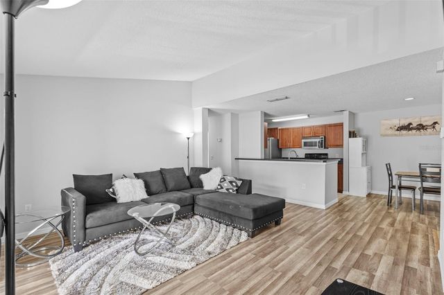 9481 HIGHLAND OAK DRIVE 305, Tampa, FL 33647