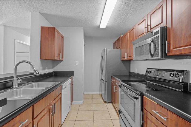 9481 HIGHLAND OAK DRIVE 305, Tampa, FL 33647