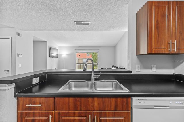 9481 HIGHLAND OAK DRIVE 305, Tampa, FL 33647