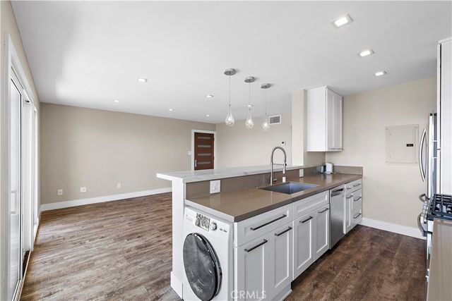 694 N Coast 3, Laguna Beach, CA 92651