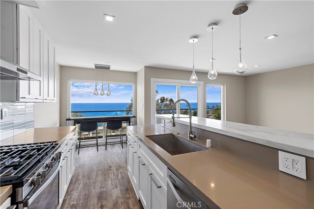 694 N Coast 3, Laguna Beach, CA 92651