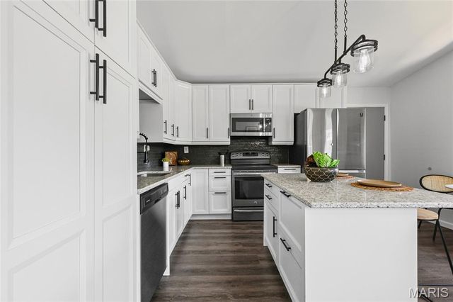 250 Valley View Ridge Drive, Valley Park, MO 63088