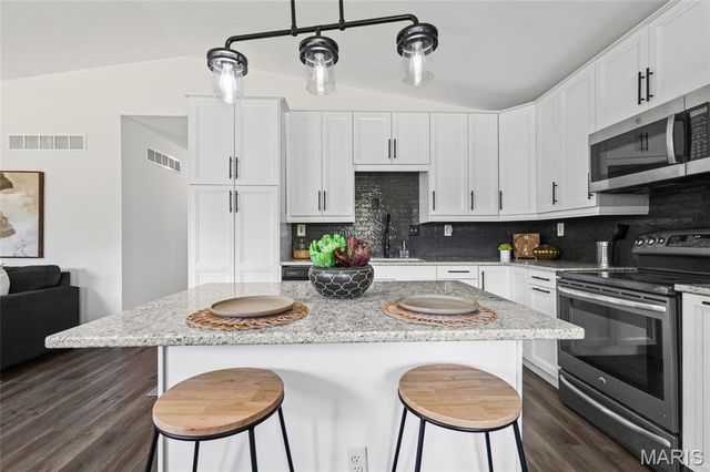 250 Valley View Ridge Drive, Valley Park, MO 63088
