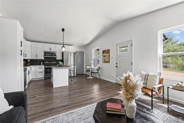 250 Valley View Ridge Drive, Valley Park, MO 63088