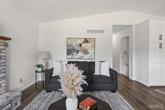 250 Valley View Ridge Drive, Valley Park, MO 63088