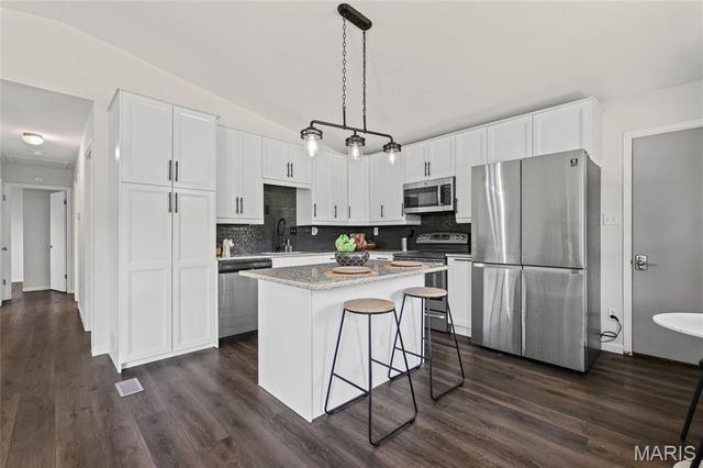 250 Valley View Ridge Drive, Valley Park, MO 63088