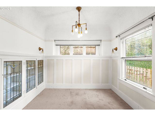 2936 Se TAYLOR St, Portland, OR 97214