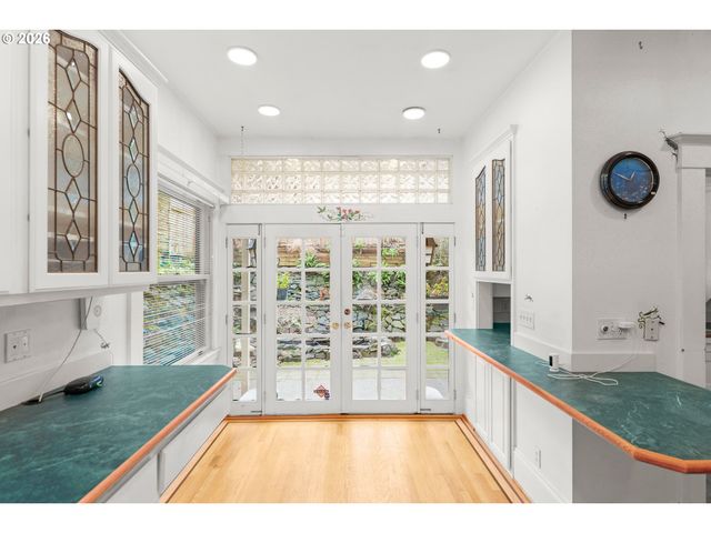 2936 Se TAYLOR St, Portland, OR 97214