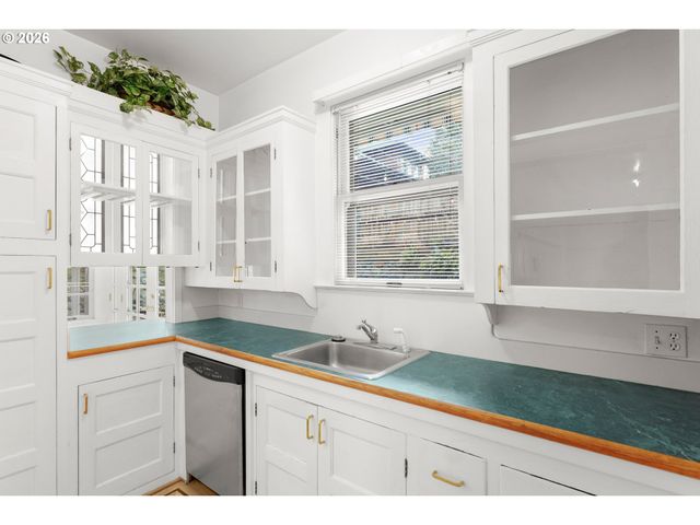 2936 Se TAYLOR St, Portland, OR 97214