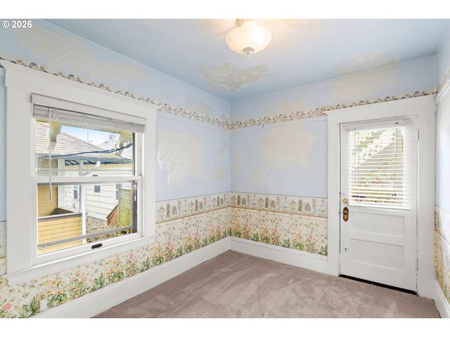 2936 Se TAYLOR St, Portland, OR 97214