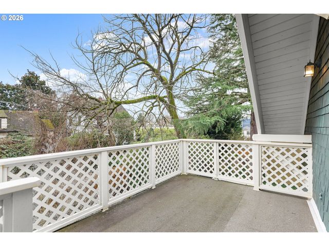 2936 Se TAYLOR St, Portland, OR 97214